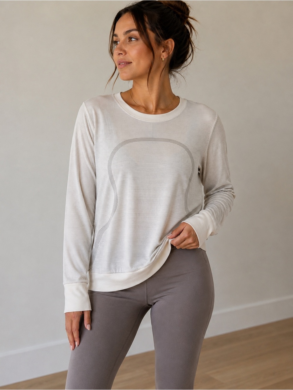 Lululemon Women’s XL White Striped Long Sleeve Logo Athletic Top Tee